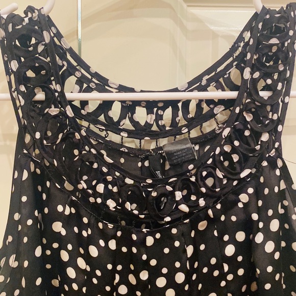 Sleeveless Top - Picture 3 of 6